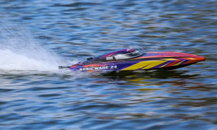 PRO BOAT SONICWAKE 24