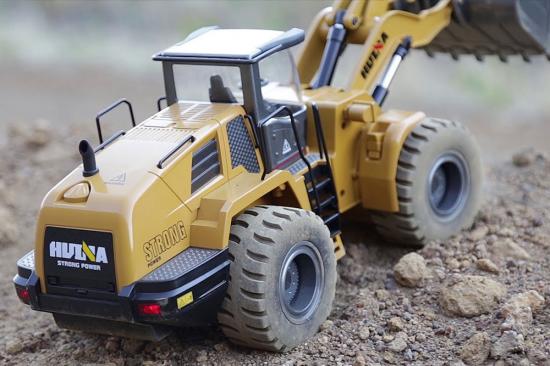 HuiNa 1:14 Alloy Wheeled Loader / Bulldozer