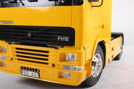 Tamiya Volvo FH12 Globetrotter 420