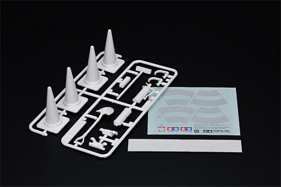 Tamiya Accessory Set (Cones/Tools)