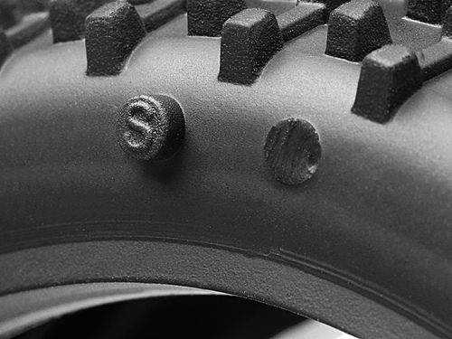 EL85001:- HPI Trekker 1:8 Buggy Tyres And Foams - S Medium Compound - 1 Pair