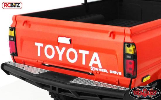 RC4WD Metal Rear Emblem for TF2 Mojave Body (White)
