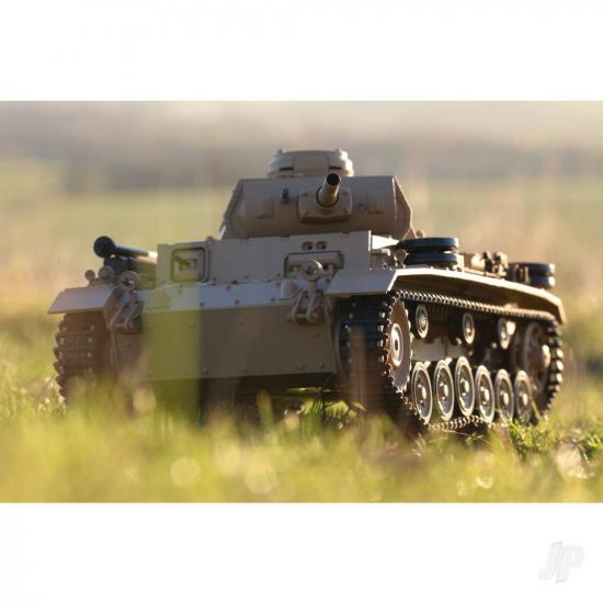 Henglong 1:16 Tauch Panzer III with Infrared Battle System (2.4GHz  Shooter  Smoke  Sound  Metal Gearbox)