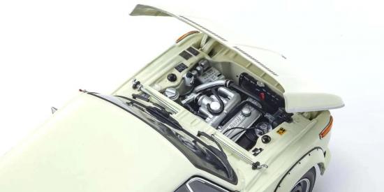 Kyosho 1:18 BMW 2002 Turbo 1974 White