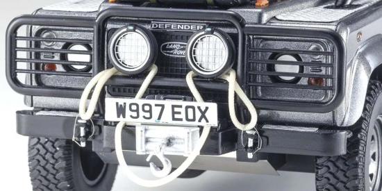 Kyosho 1:18 Resin Land Rover Defender 2001 Tomb Raider Edition