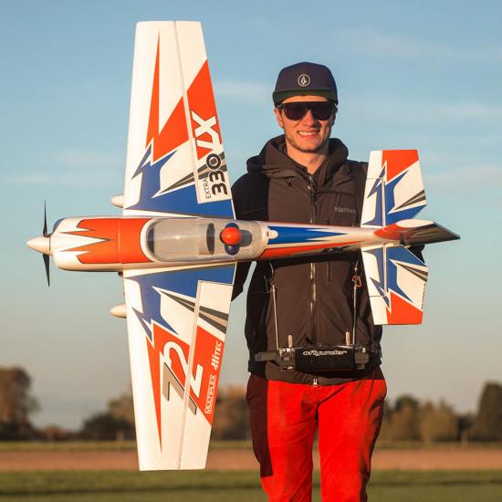 Multiplex RR Extra 330LX