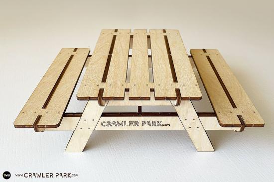 CML Racing Crawler Park 1:10 Picnic Table