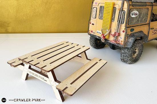 CML Racing Crawler Park 1:10 Picnic Table