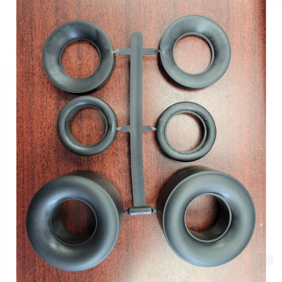Atlantis Models 1:16 Funny Car Tire set bagged with punched header card