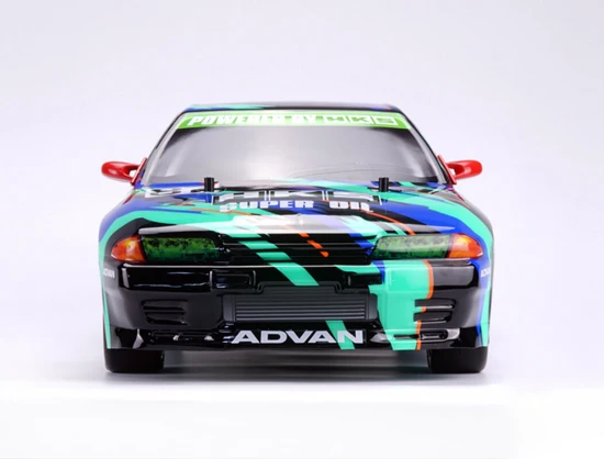 Carisma M48S - HKS Skyline BNR32 Gr.A 1:8 Brushless RTR