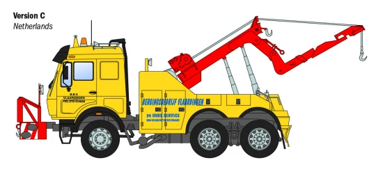 Italeri Mercedes-Benz wrecker truck