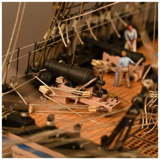 HMS Victory 1:84 Ship of the Line Trafalgar (Closed Hull Version)
