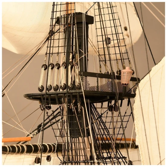 HMS Victory 1:84 Ship of the Line Trafalgar (Closed Hull Version)