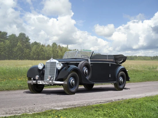 Typ 320 (W142) Cabriolet - WWII German Staff Car