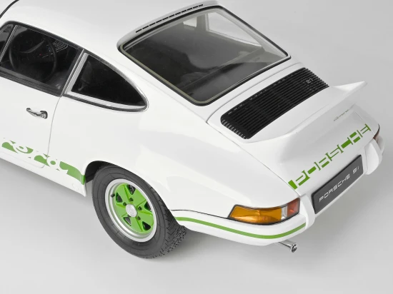 White Porsche 911 Carrera RS 2.7 1:8 Scale Full Metal Kit