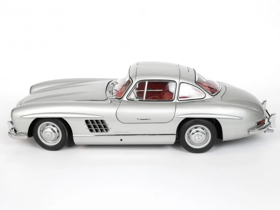 Mercedes 300 SL Silver 1:8 Scale Full Metal Kit