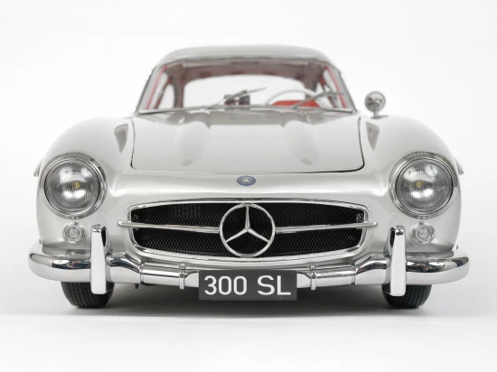 Mercedes 300 SL Silver 1:8 Scale Full Metal Kit