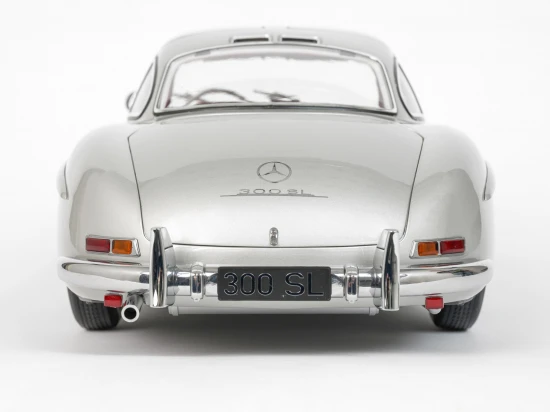 Mercedes 300 SL Silver 1:8 Scale Full Metal Kit