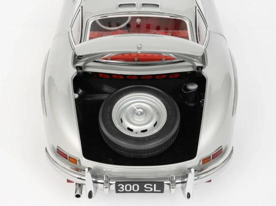 Mercedes 300 SL Silver 1:8 Scale Full Metal Kit