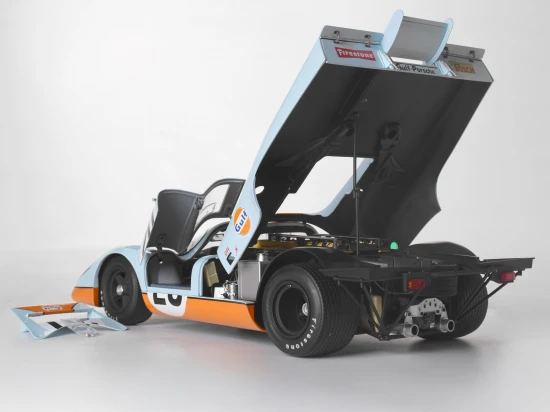 Porsche 917 KH #20 Gulf Livery 1:8 Scale Full Metal Kit