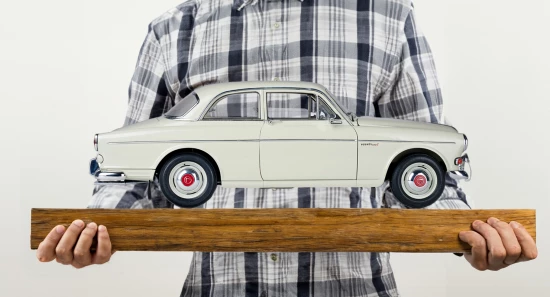 IXO Full Kit Volvo S122 Amazone 1:8 Scale Metal Kit