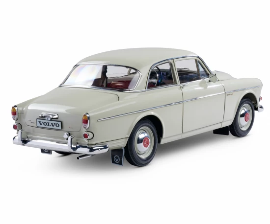 IXO Full Kit Volvo S122 Amazone 1:8 Scale Metal Kit