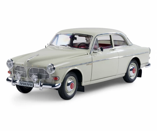 IXO Full Kit Volvo S122 Amazone 1:8 Scale Metal Kit