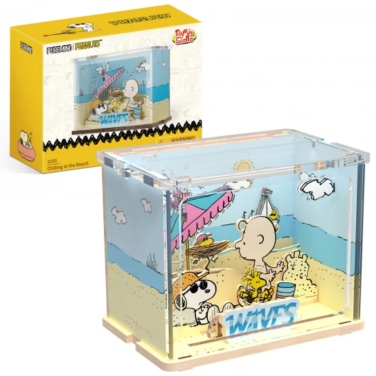 Peanuts™ Snoopy & Charlie Brown Chilling at the Beach