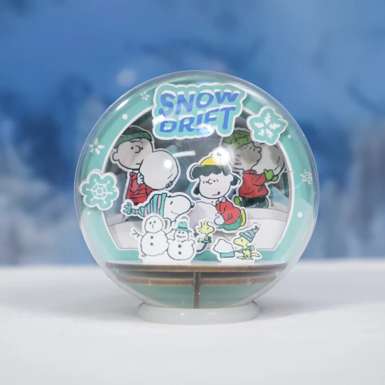 Peanuts™ Snoopy & Friends Snow Drift