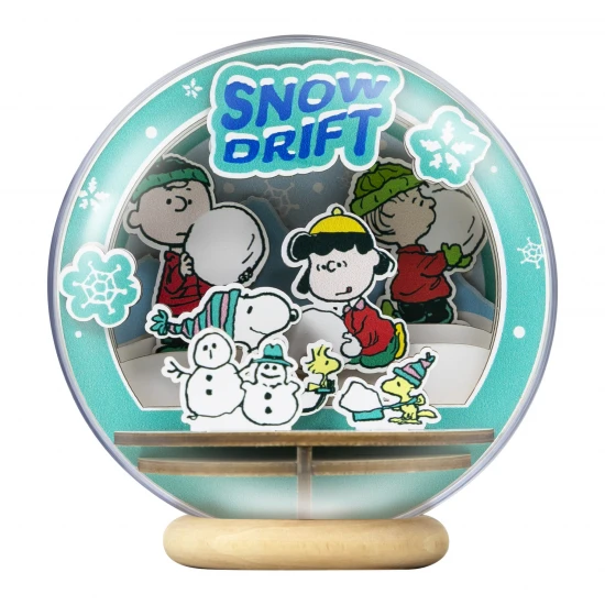 Peanuts™ Snoopy & Friends Snow Drift
