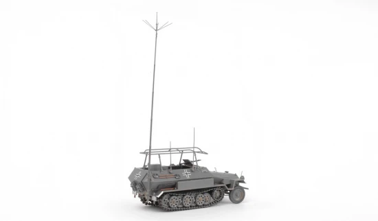 Zvesda Sd.Kfz 251/3 Ausf.B Radio Car