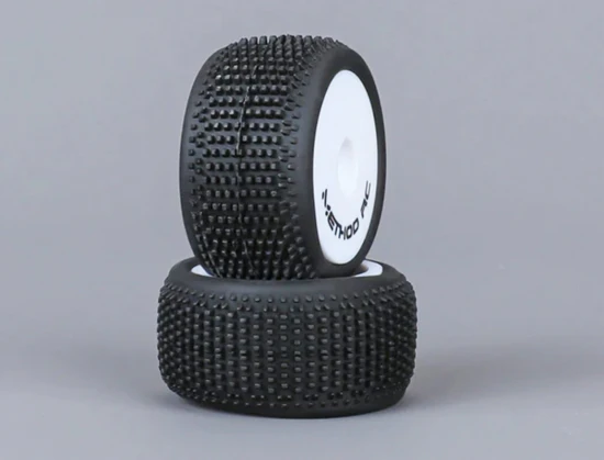Method RC Method Nitragrip 1/24 Truck Tyres F/R On 7mm Hex White (4)