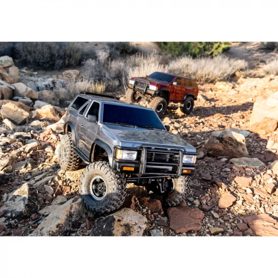 Traxxas TRX-4 1988 Nissan Pathfinder