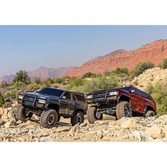 Traxxas TRX-4 1988 Nissan Pathfinder