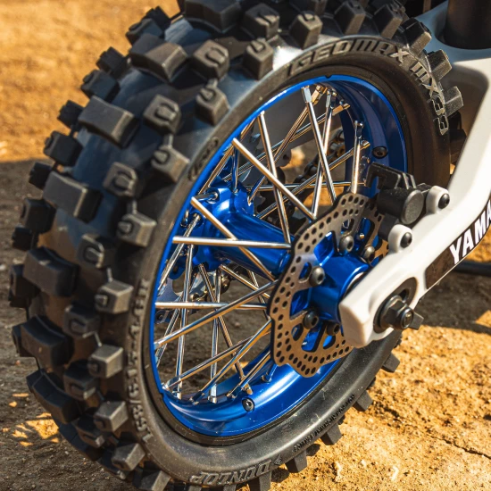 1/4 Pro-Spec Aluminium V2 Bead Rear Wheel Blue/Blue (1): Prom